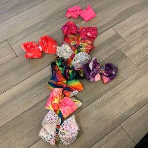 10 JoJo Siwa bows with bow hanger sequin rainbows